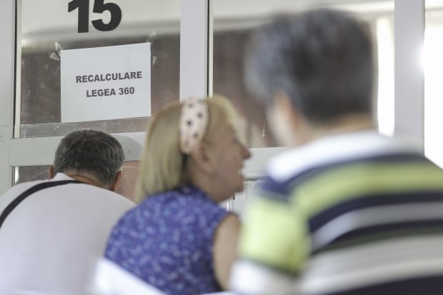 Deciziile de recalculare a pensiilor din judeţul Alba, oprite de la distribuire. „Poştăriţa ne-a spus că trebuie toate revizuite”. Ministerul Muncii cere clarificări