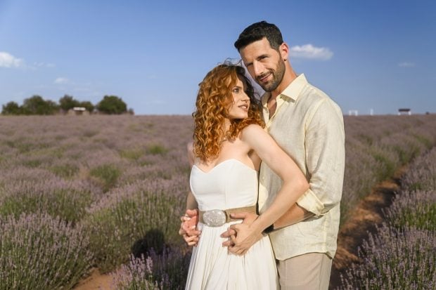 „Iubire cu parfum de lavandă”, noul serial de la Antena 1. Michaela Prosan și Adi Nartea sunt protagoniștii: „În genul ăsta de producție ritmul este alert”