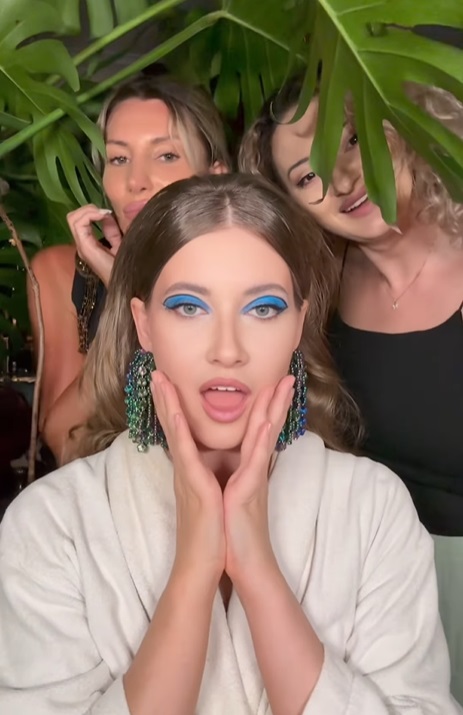 Cum a apărut Iulia Albu cu fiica Mikaela la festivalul Summer Well. Fanii au reacționat: „Ești atât de frumoasă Mikaela, semeni cu mama ta” 7 iulia albu summer well 1