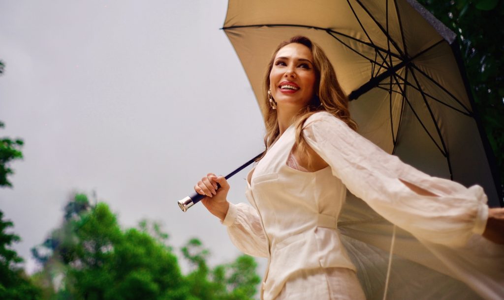 Iulia Vântur, detalii neștiute despre iubitul ei, Salman Khan. „Eu nici măcar nu m-am întâlnit cu el în India” 4 iulia vantur