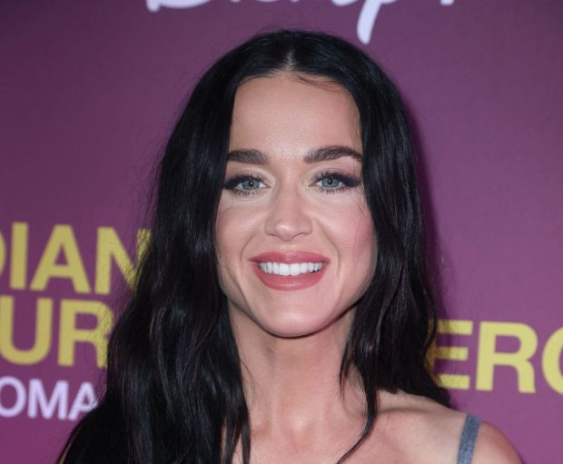 Investigații pe o insulă spaniolă pentru posibile daune aduse dunelor după filmarea unui videoclip al lui Katy Perry