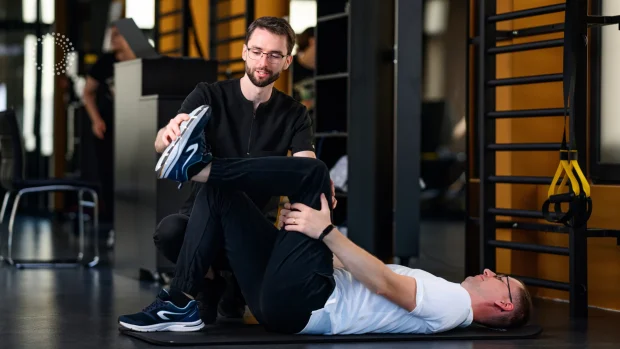 Kinetoterapia: Calea către Mișcare și Vindecare