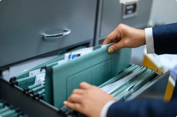Transformă-ți Compania cu Arhivarea Electronică oferită de Soluții Arhivă