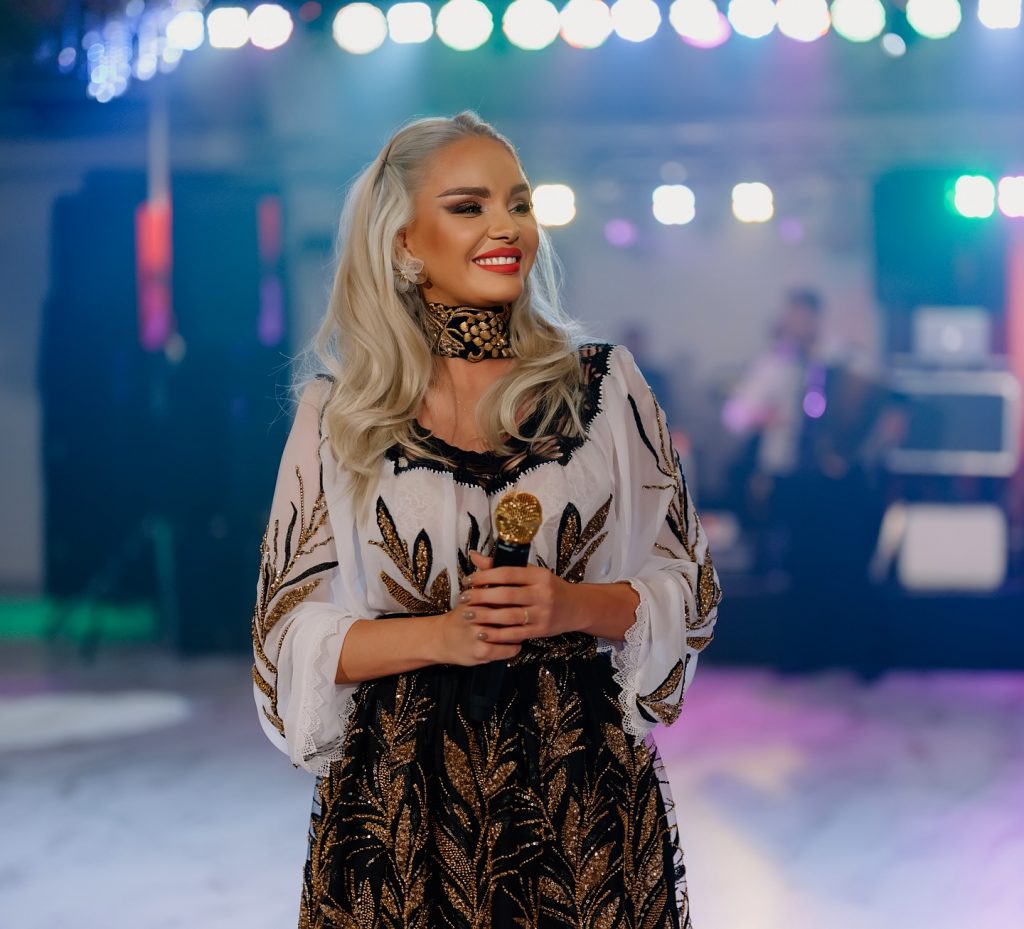 Ce făcea Maria Constantin la petrecerile date de Silviu Prigoană. Teo Trandafir a dat-o de gol: „Erau medici, niște specialiști, nu intra oricine” 10 maria constantin 1