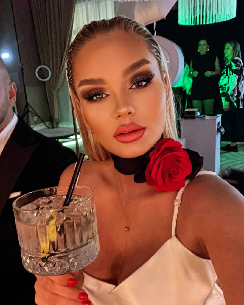 Ce făcea Maria Constantin la petrecerile date de Silviu Prigoană. Teo Trandafir a dat-o de gol: „Erau medici, niște specialiști, nu intra oricine” 2 maria constantin 9