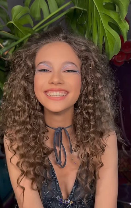 Cum a apărut Iulia Albu cu fiica Mikaela la festivalul Summer Well. Fanii au reacționat: „Ești atât de frumoasă Mikaela, semeni cu mama ta” 8 mikaela fiica iulia albu 3