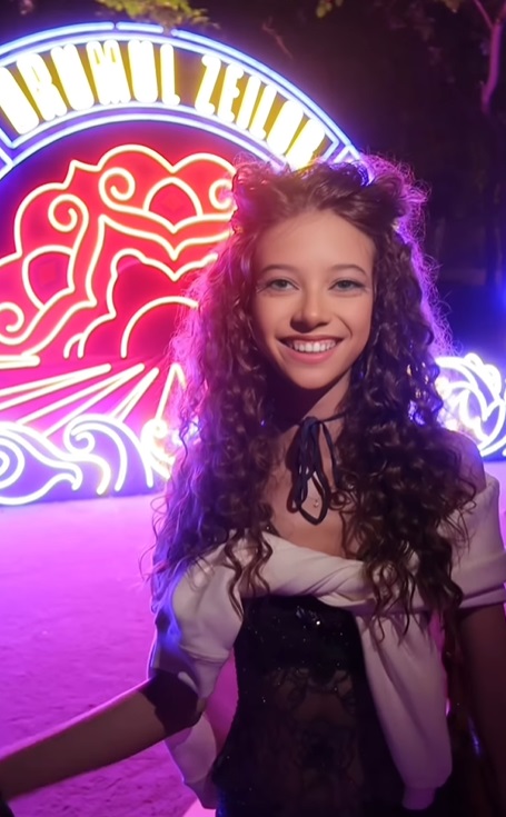 Cum a apărut Iulia Albu cu fiica Mikaela la festivalul Summer Well. Fanii au reacționat: „Ești atât de frumoasă Mikaela, semeni cu mama ta” 3 mikaela fiica iulia albu 5