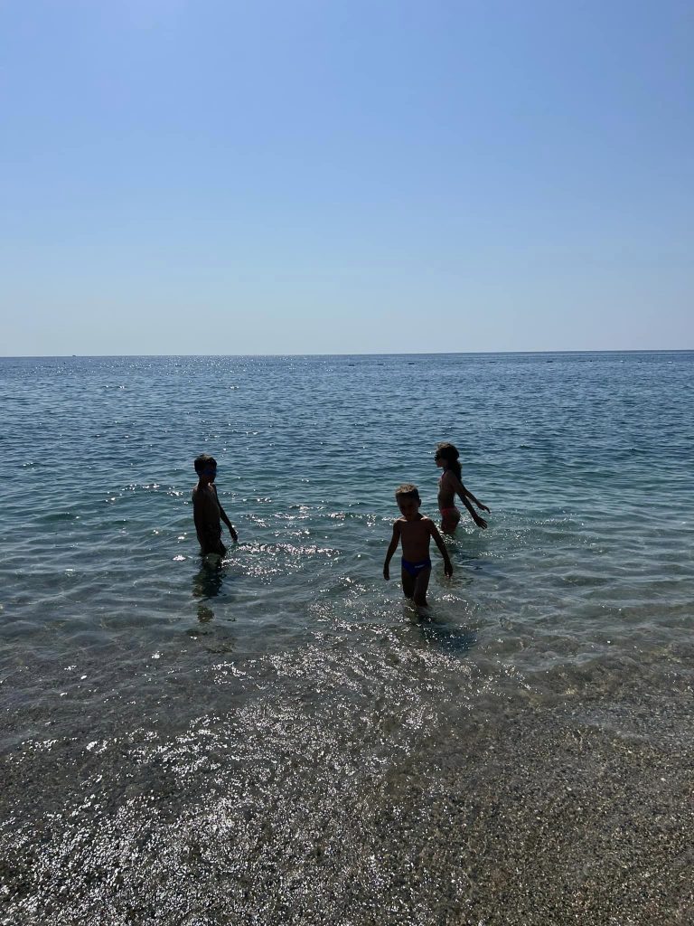 Mirela Vaida s-a plâns după vacanța cu copiii, în Turcia. De ce nu s-a relaxat: „Unul vrea în apă, altul vrea la toaletă, celuilalt îi e foame sau sete” 4 mirela vaida vacanta turcia 10