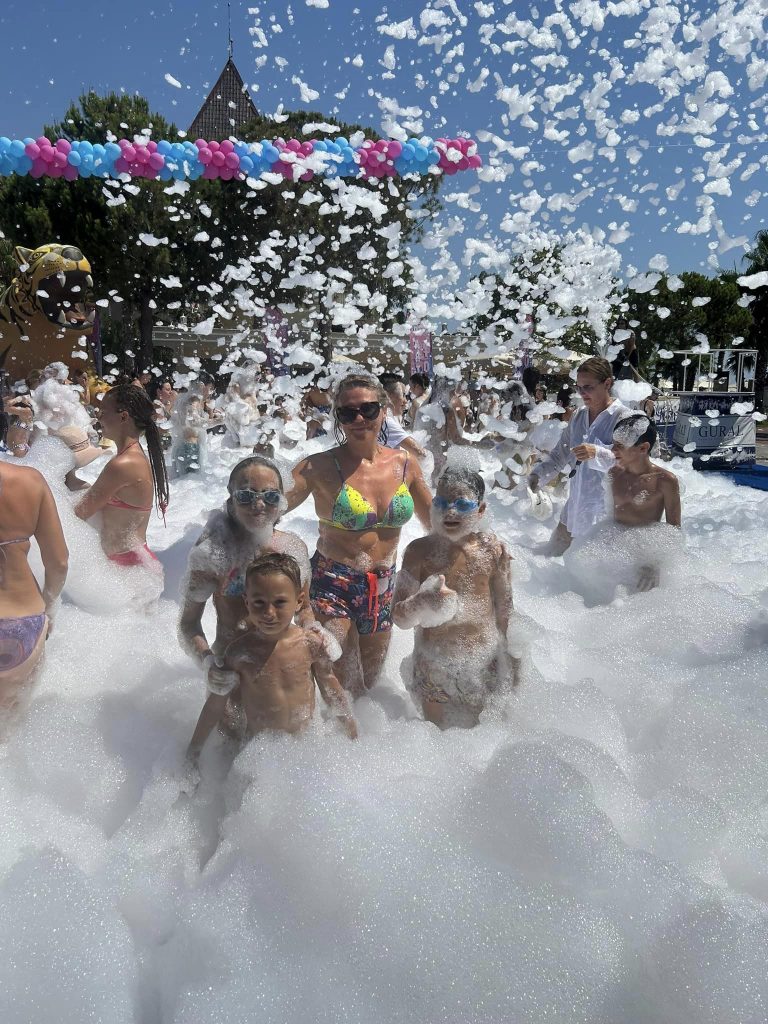 Mirela Vaida s-a plâns după vacanța cu copiii, în Turcia. De ce nu s-a relaxat: „Unul vrea în apă, altul vrea la toaletă, celuilalt îi e foame sau sete” 3 mirela vaida vacanta turcia 11