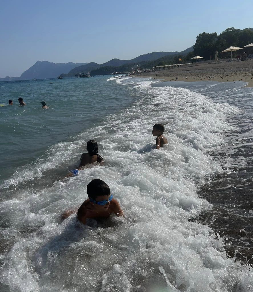 Mirela Vaida s-a plâns după vacanța cu copiii, în Turcia. De ce nu s-a relaxat: „Unul vrea în apă, altul vrea la toaletă, celuilalt îi e foame sau sete” 8 mirela vaida vacanta turcia 6