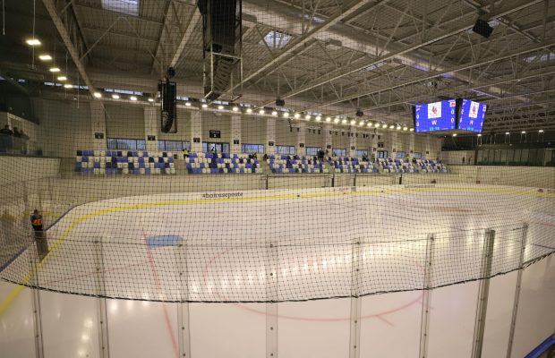 Patinoarul Berceni Arena găzduiește primul meci de hochei din București după 12 ani. Ce se (...)