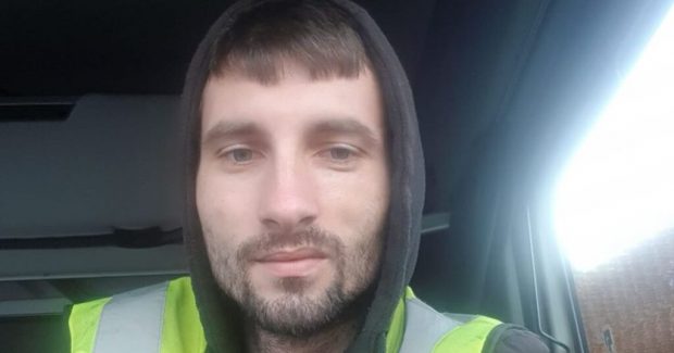 Românul care a înjunghiat de opt ori o fetiță de 11 ani, la Londra, este șofer de TIR. Șeful extremei drepte britanice: „Un imigrant, până la urmă!”