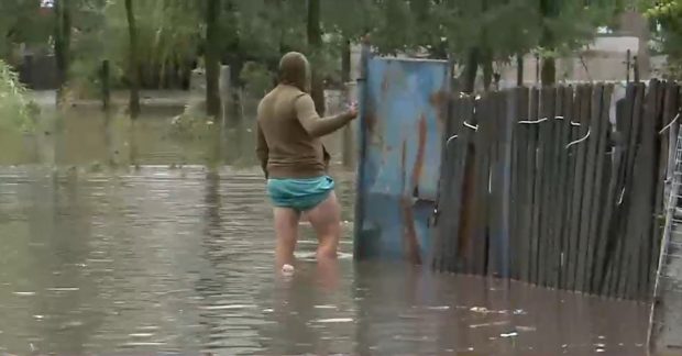 Prefectul Constanţei, după inundaţiile de pe litoral: „Sunt peste 30 de utilaje în zonă care extrag apa din case, din subsoluri de hoteluri, spaţii comerciale”