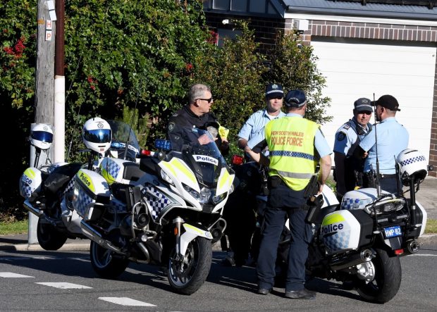 Patru persoane, inclusiv un polițist, au fost rănite într-un atac cu cuţitul, la Sydney
