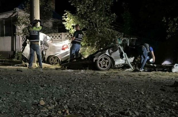 Cine erau cei doi polițiști care au murit în accidentul de la Târgu Lăpuș: „Le-au fost dragi mașinile. Băieți foarte faini”. Mașina lor s-a rupt în două