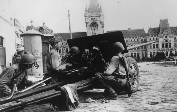Analiză | Cât de neagră a fost ziua de 23 august 1944 pentru România. Alexandru Aioanei, istoric: „Frontul fusese distrus și eram un stat înfrânt”