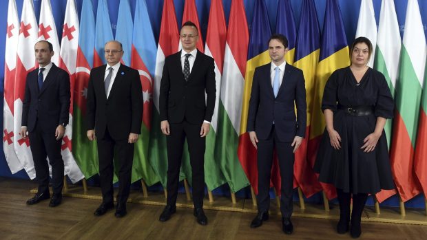 Ministerul Energiei contrazice Comisia Europeană: Azerbaidjanul nu are acces exclusiv la viitorul cablu submarin ce va transporta energie prin Marea Neagră