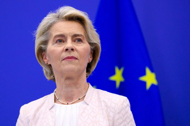 Statele UE ignoră cererea Ursulei von der Leyen de a propune și o femeie pentru funcția de comisar european. „România a înclinat şi mai mult balanţa” – Politico