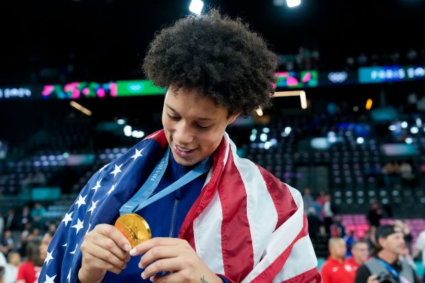 Brittney Griner a câștigat aurul olimpic la Paris cu echipa de baschet a SUA, după 10 luni de închisoare în Rusia. „Nu am crezut că voi fi aici”