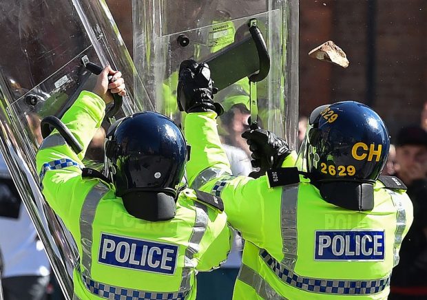 Mărturiile românilor din Anglia, după protestele anti-migranţi: „I-am spus soţului să nu mai vorbească în română”