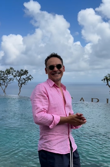 Cu cine s-a întâlnit Răzvan Simion în vacanța din Bali: „Total la întâmplare”. Prezentatorul e în luna de miere cu Daliana Răducan 3 razvan simion luna de miere 1