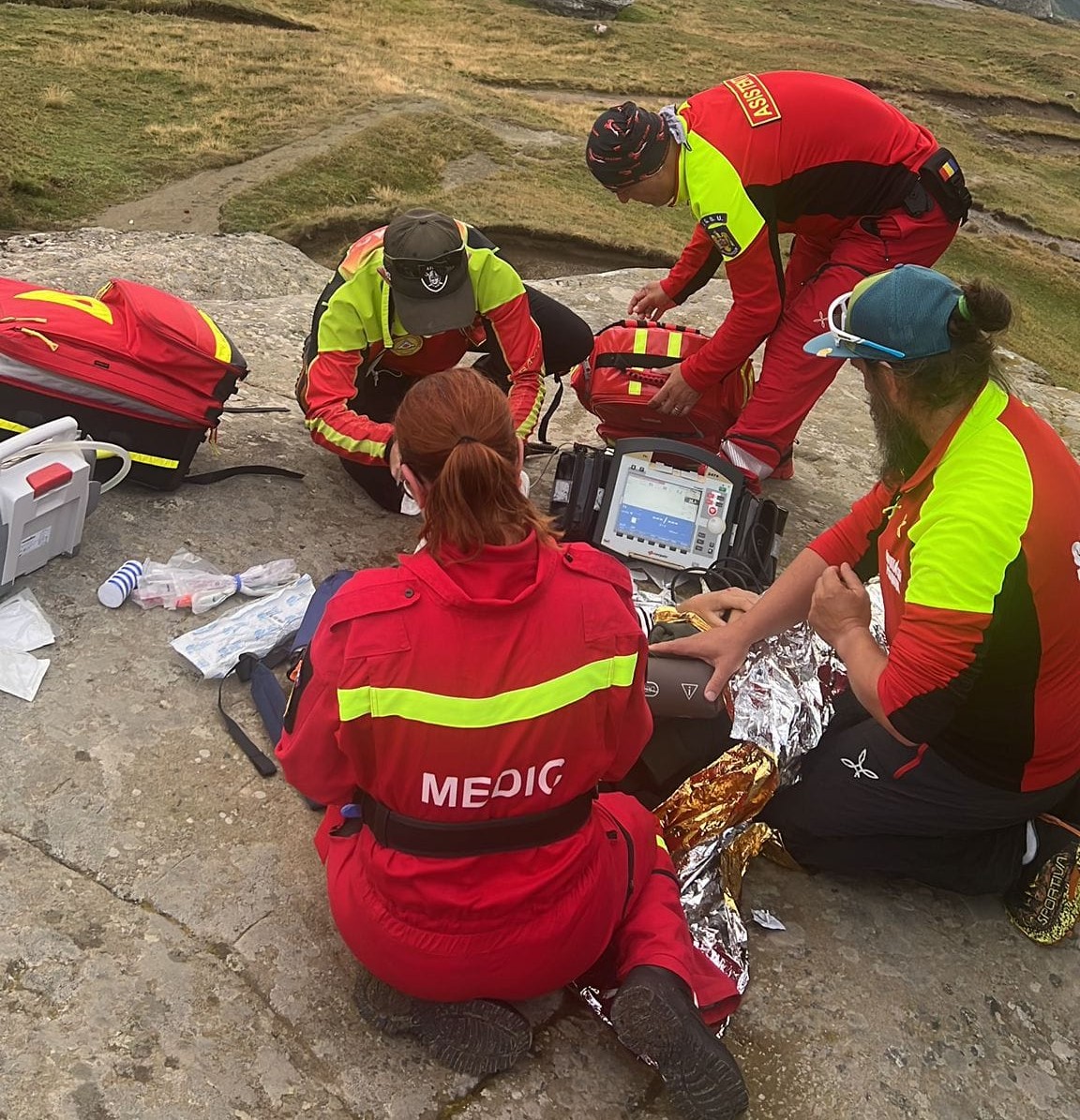 Turistă Din Germania, Accidentată Grav După Ce A Căzut în Cap, De Pe O Stâncă, în Munţii Bucegi