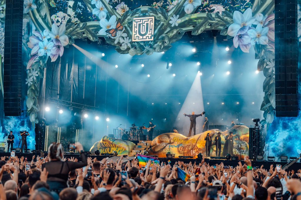Salvatore Ganacci a purtat un tricou al echipei naționale de fotbal a României la UNTOLD 2024. 120.000 de fani s-au distrat în a treia zi de festival 1 sam smith untold 2024 10