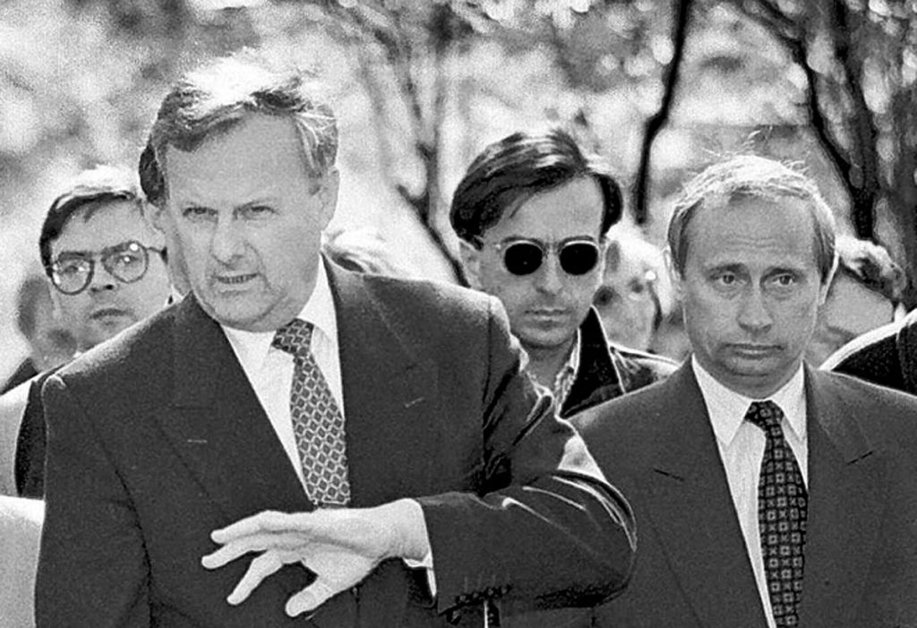 „Doi ucigași la Moscova!” De ce a vrut Putin cu orice preț să-l salveze pe asasinul pe care l-a îmbrățișat pe aeroport, la Moscova 1 sobceak profimedia