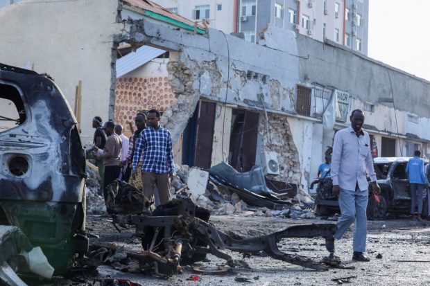 Atac la un restaurant de pe o plajă din capitala Somaliei. Peste 30 de oameni au murit