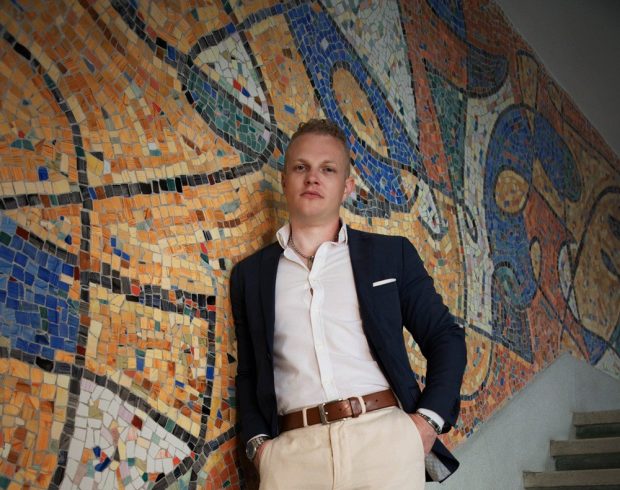 Tenorul ŞTEFAN von KORCH în premieră în Grădina Urbană a Palatului Bragadiru pe 22 August în concertul “Din Napoli în Micul Paris”