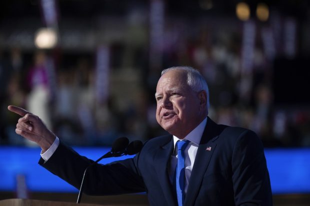Guvernatorul Tim Walz acceptă nominalizarea Partidului Democrat pentru funcția de vicepreşedinte al SUA: „Este onoarea vieții mele”