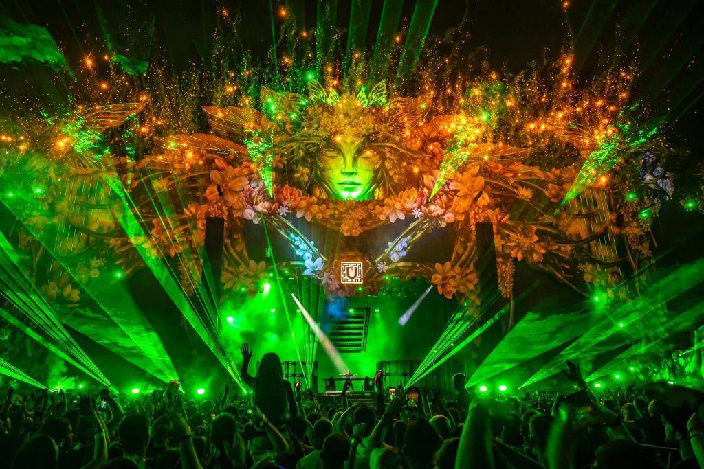 Tribut pentru regretatul Nicu Covaci la UNTOLD 2024. Peste 110.000 de persoane în cea de-a doua zi a festivalului 5 untold 2024 6 1