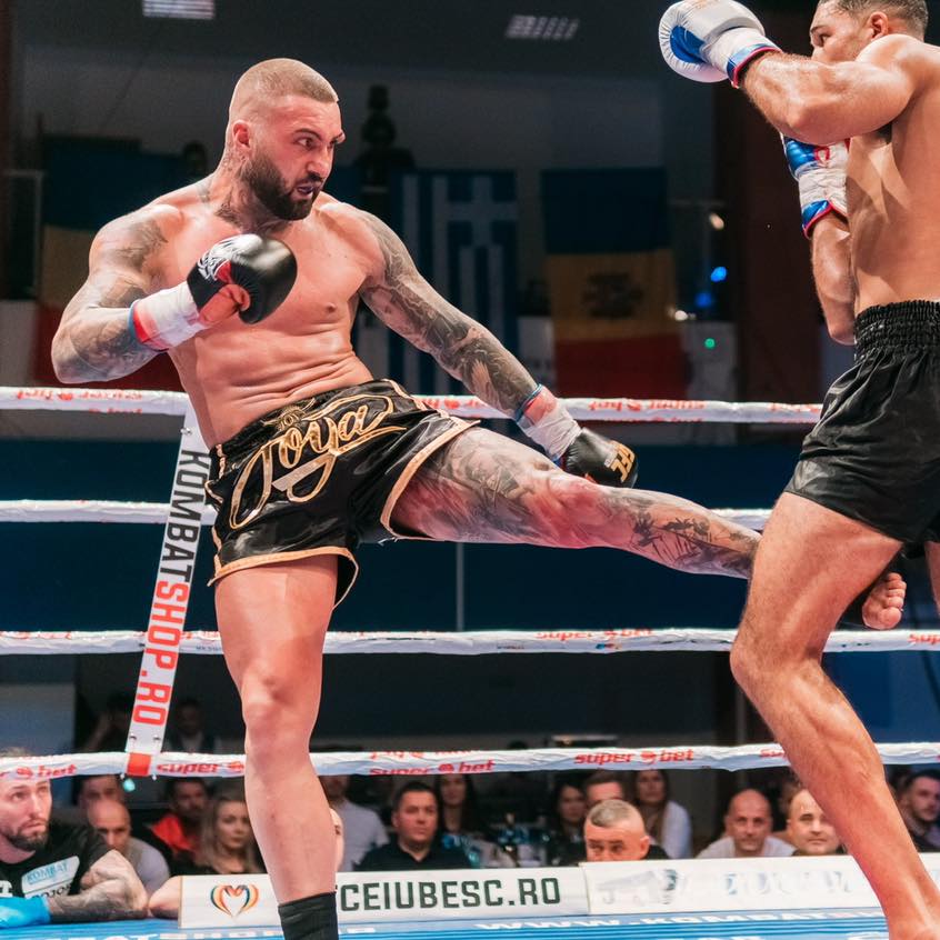 Un cunoscut luptător de kickboxing a fost înjunghiat într-o sală de sport din Timișoara, după o postare pe TikTok. VIDEO 1 vacareanu