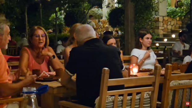 Un vlogger susține că l-a filmat pe Sorin Oprescu la un restaurant din Grecia. Fostul primar general nu poate fi extrădat | VIDEO