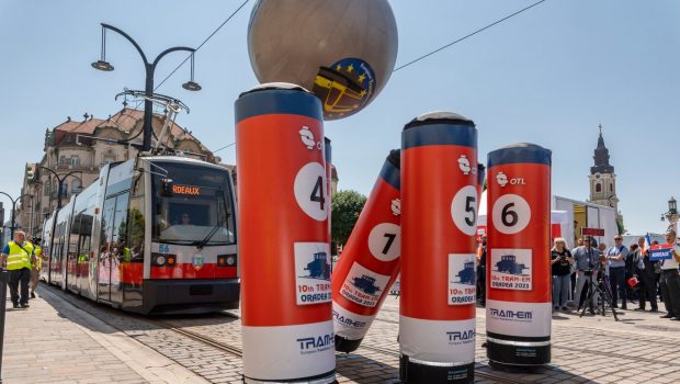 Campionatul European pentru vatmani, cu probe de popice și bowling cu tramvaiul, are loc la Frankfurt. Ediția din 2023 s-a desfășurat în România