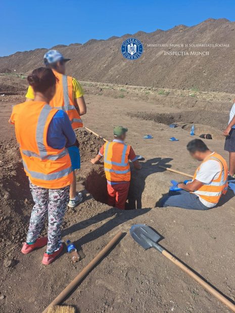 Aproape 200 de muncitori fără contract de muncă, găsiţi pe şantierul Autostrăzii A7
