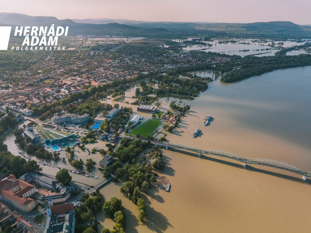 Dunărea A Inundat Un întreg Oraș Aflat La 25 De Km De Budapesta. Viitura Ajunge în România Săptămâna Viitoare