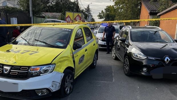 Un taximetrist băut a provocat trei accidente, într-un interval de câteva minute, în București