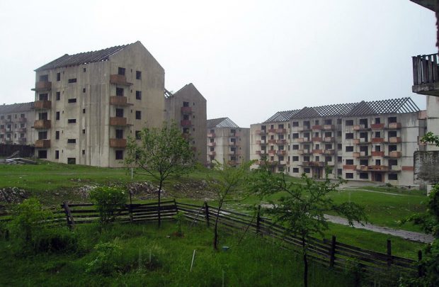 Orașul Nou Anina – orașul-fantomă sau stigmatul unei părți a României abandonate, sau de unde să începem alegerile