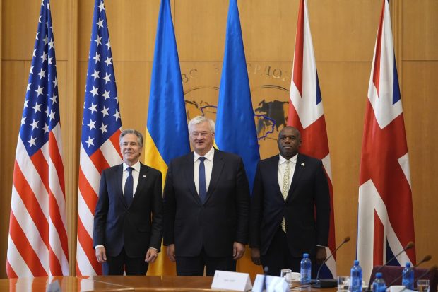 De ce s-a dus Blinken la Kiev? Presa americană scrie despre un „plan B” și posibilitatea de a permite atacuri cu rachete ATACMS în Rusia