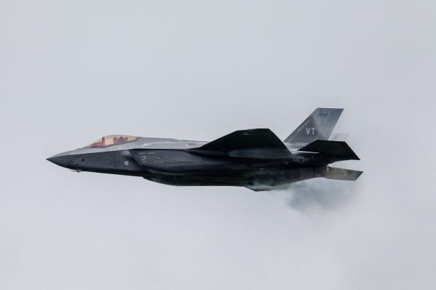 Cele mai avansate aparate de luptă ale SUA și ale Rusiei. Cum se deosebește avionul de vânătoare F-35 de celelalte aeronave de atac