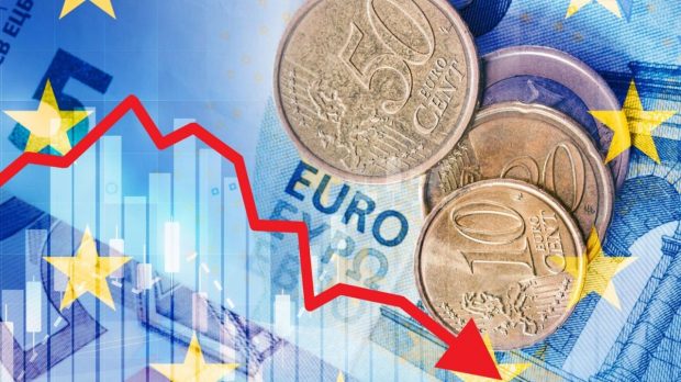 Europa se îndreaptă spre o recesiune, în timp ce cele mai mari economii ale sale, Germania şi Franţa, se luptă cu problemele politice şi economice