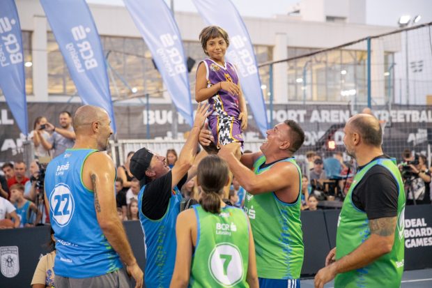 Final festiv la BCR Sport Arena Streetball 2024: Andrei Pavel și Anghel Damian în duel cu campionii Europei din 2014. Toma Brenciu, coșul decisiv