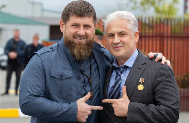 Fostul premier cecen a cerut interzicerea predării teoriei lui Darwin în școlile rusești: „E greșită, contrară religiei”