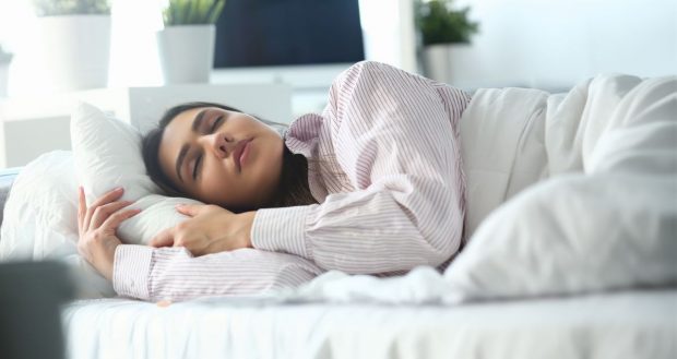 Ce înseamnă când visezi că săruți un bărbat cunoscut. Semnficația sărutului în vis