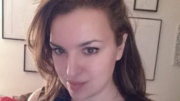 Femeia misterioasă a cărei companie a obţinut licenţă pentru pagerele care au explodat în Liban are un doctorat în fizică: „Nu a mai făcut lucrări ştiinţifice de atunci”