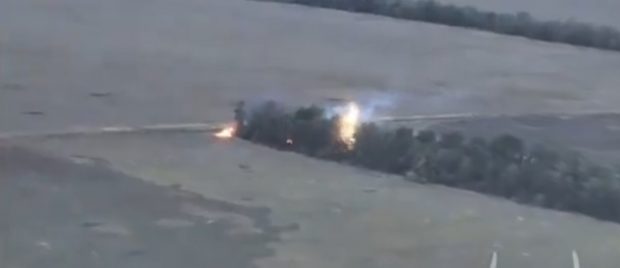 „Cea mai înfricoșătoare” dronă folosită în războiul din Ucraina, filmată când aprinde o pădure în care se ascund soldați | VIDEO