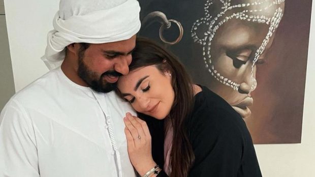 O tânără de 26 de ani din Dubai a primit o insulă cadou pentru a sta în bikini. „Soțul tău milionar ți-a luat o insulă” | VIDEO