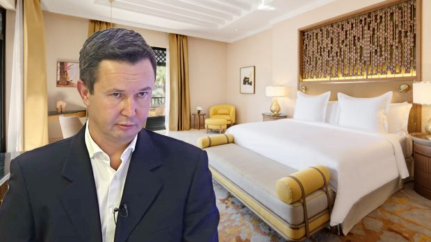 Televiziunea Română cere 32,2 milioane de euro Guvernului României, dar șeful postului național, Dan Turturică, pleacă în Marrakesh și se cazează într-un hotel de lux