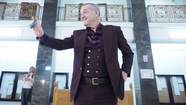 Gigi Becali îndeamnă oamenii să meargă la vot pentru că riscăm „să avem o femeie președinte căreia îi place și vinul”